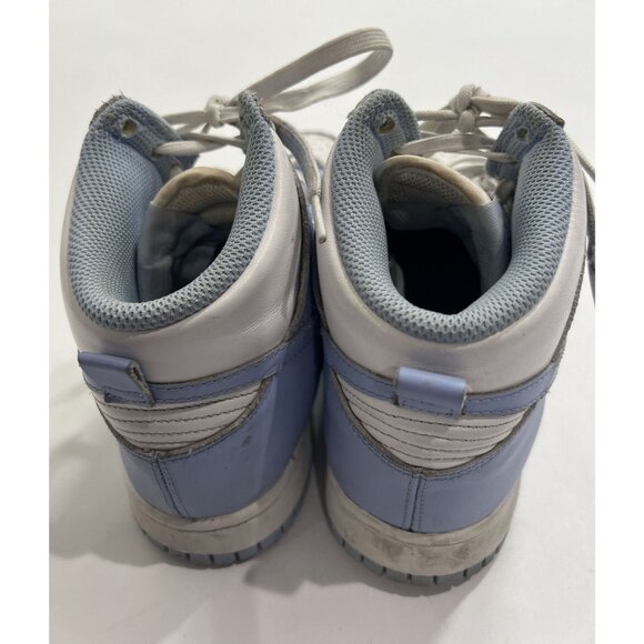 Nike Dunk High Sneakers in Aluminum - Picture 5 of 9